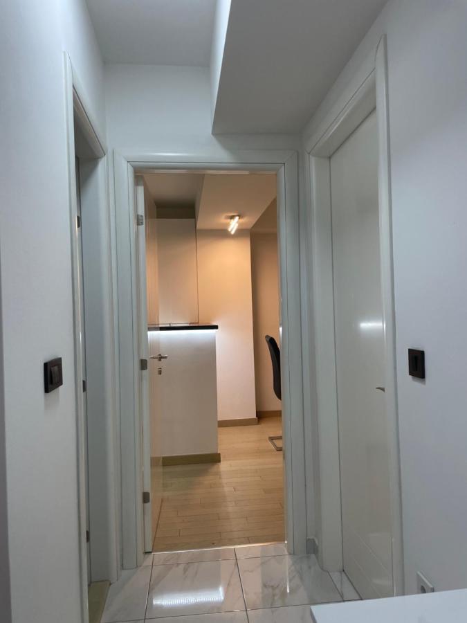 Luka Apartments Flatiron Скопие Екстериор снимка