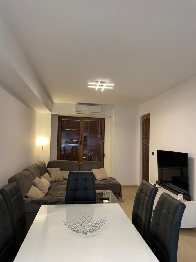 Luka Apartments Flatiron Скопие Екстериор снимка